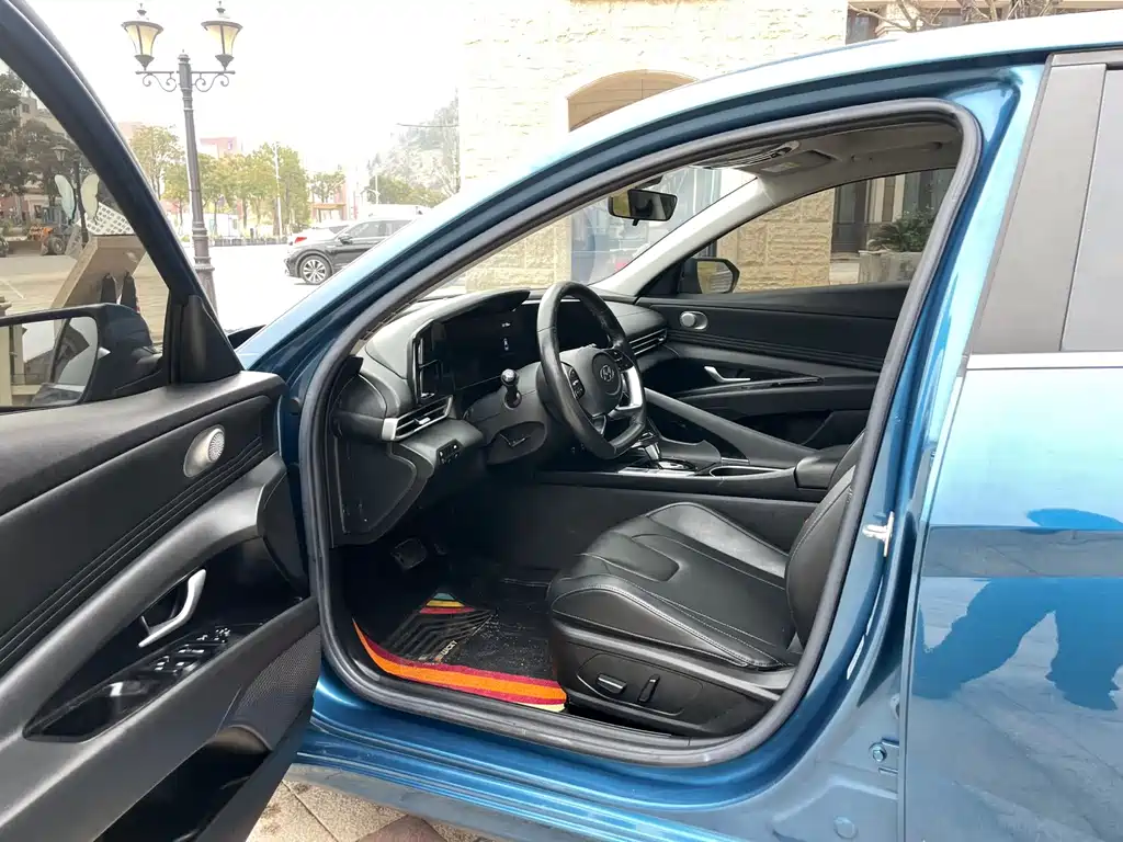 Elantra 2021 1.5L CVT LUX Premium Edition купить на сайте DeffCars