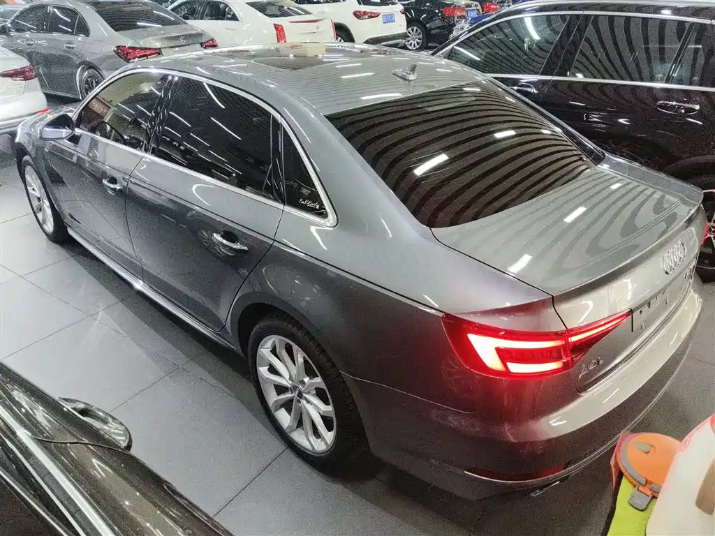 Audi A4L 2018 30th Anniversary Model 40 TFSI Fashion Model купить на сайте DeffCars