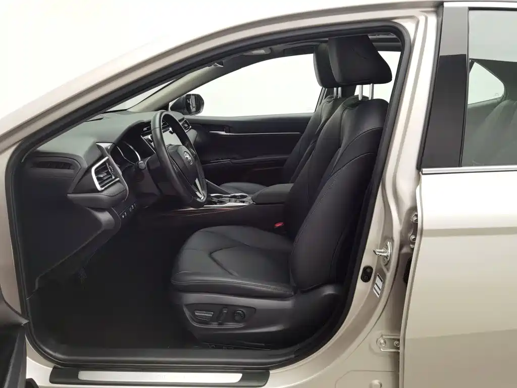 Camry 2019 facelift 2.5G Deluxe Edition купить на сайте DeffCars