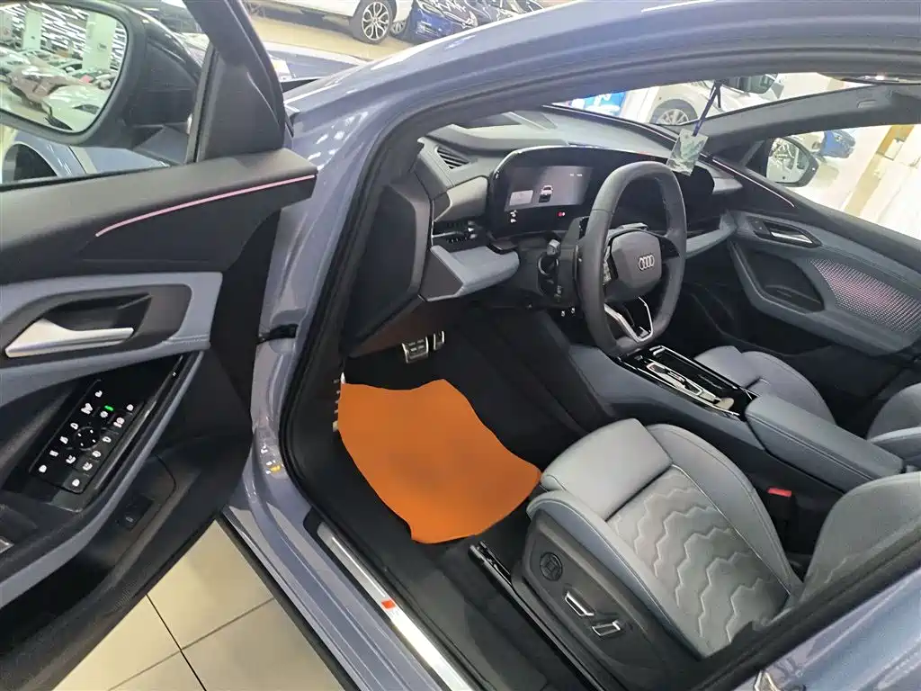 Audi Q6L e-tron 2026 first pilot version купить на сайте DeffCars