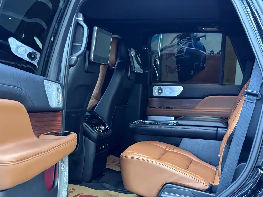 Navigator 2019 3.5T Honor Edition National VI купить на сайте DeffCars