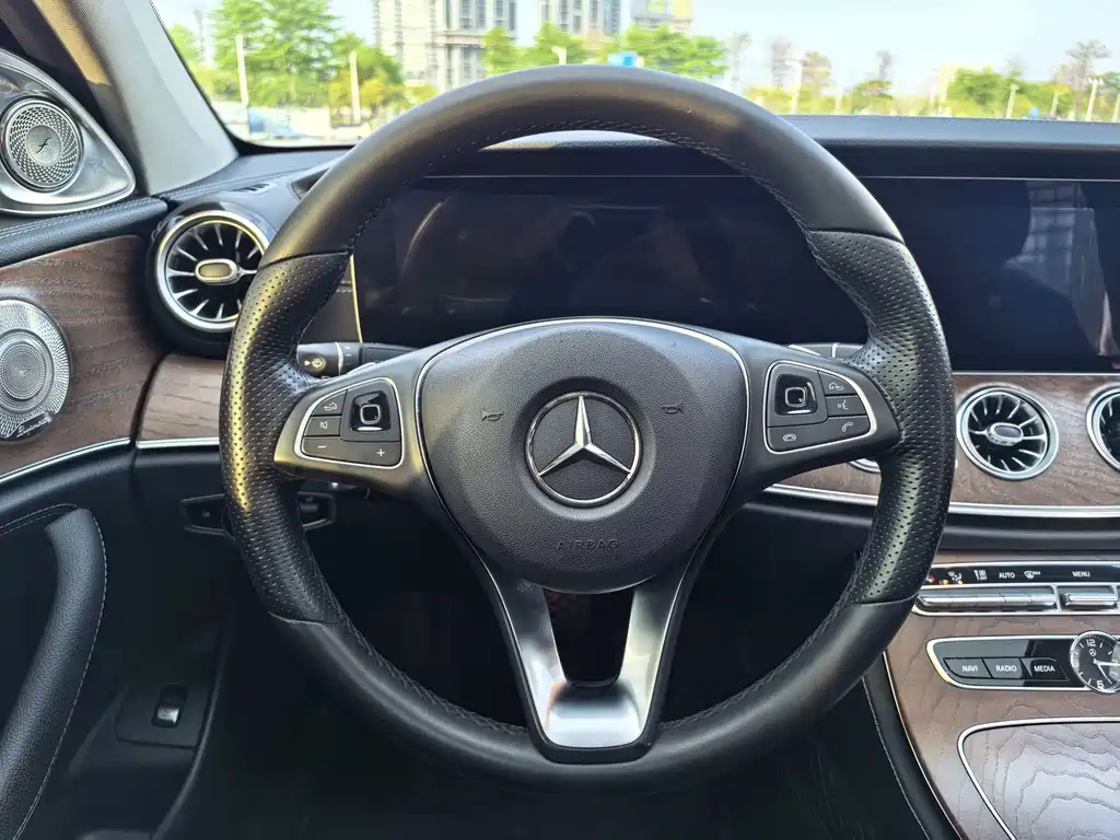 Mercedes-Benz E-Class 2018 facelift E 200 L купить на сайте DeffCars