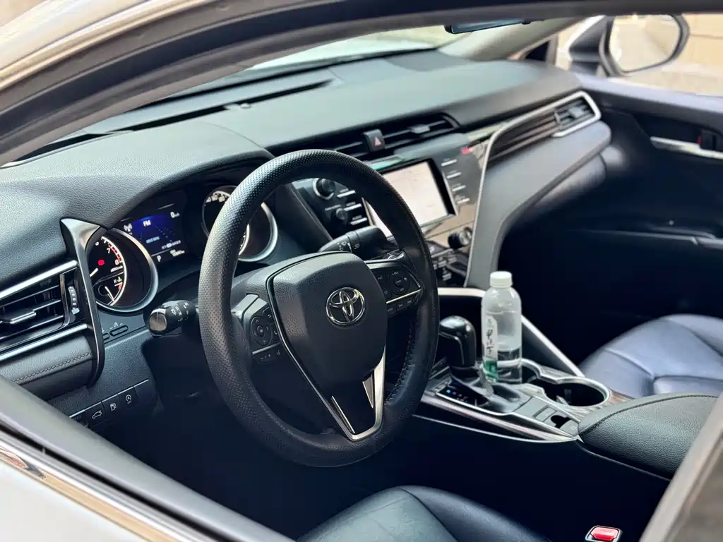 Camry 2018 2.0G Deluxe Edition купить на сайте DeffCars