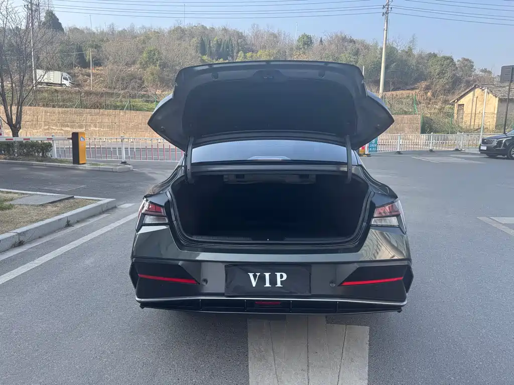 Elantra 2023 1.5L CVT LUX Premium Edition купить на сайте DeffCars