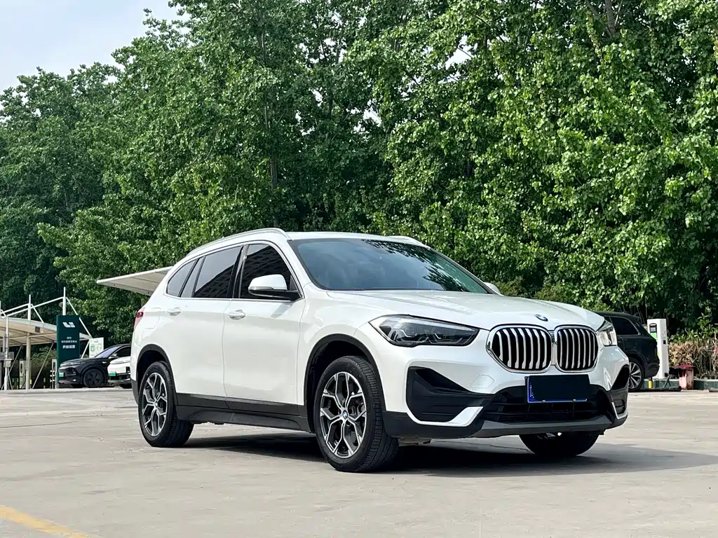 BMW X1 2020 sDrive25Li Leading Model купить на сайте DeffCars