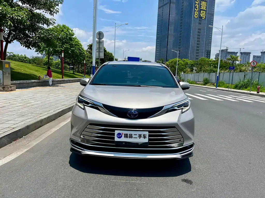 SIENNA 2021 2.5L Hybrid Extreme Edition купить на сайте DeffCars