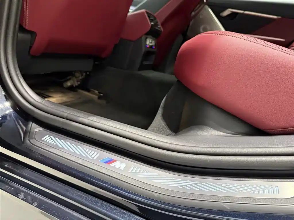 BMW 5 Series 2025 530Li Exclusive M Sports Package купить на сайте DeffCars