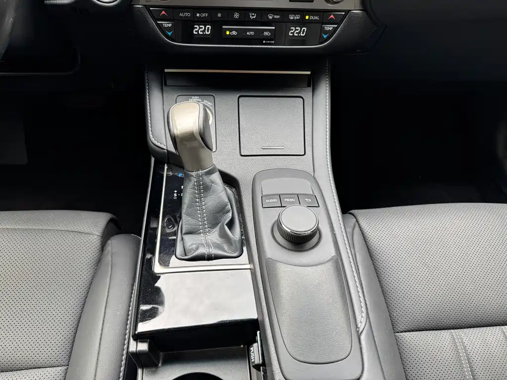 Lexus ES 2015 300h Comfort Edition купить на сайте DeffCars