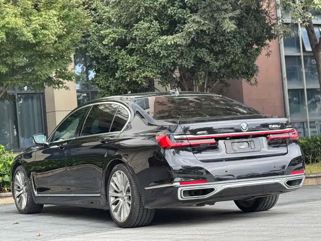 BMW 7 Series 2021 740Li Leading Luxury Package купить на сайте DeffCars