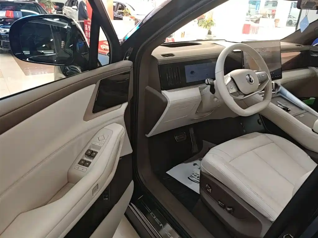 Denza N8L 2025 flagship model купить на сайте DeffCars