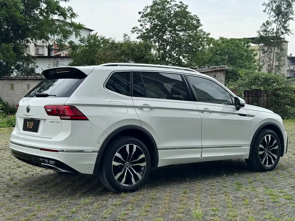 Tiguan L 2021 330TSI automatic two-wheel drive R-Line version купить на сайте DeffCars