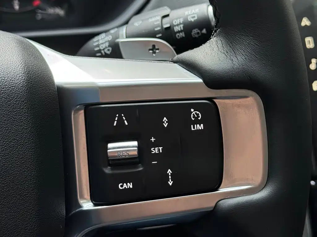 Discover the 2023 facelift 360PS R-Dynamic S купить на сайте DeffCars