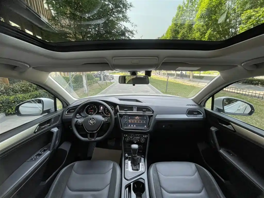 Tiguan L 2019 330TSI automatic two-wheel drive panoramic comfort version National VI купить на сайте DeffCars