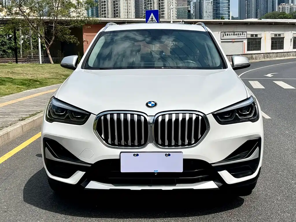 BMW X1 2021 sDrive20Li Exclusive Model купить на сайте DeffCars