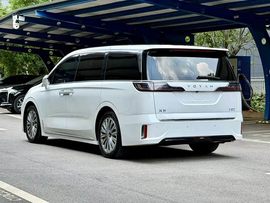 Lantu Dreamer 2022 0-carbon version Dream+Smart Range Package 605km купить на сайте DeffCars