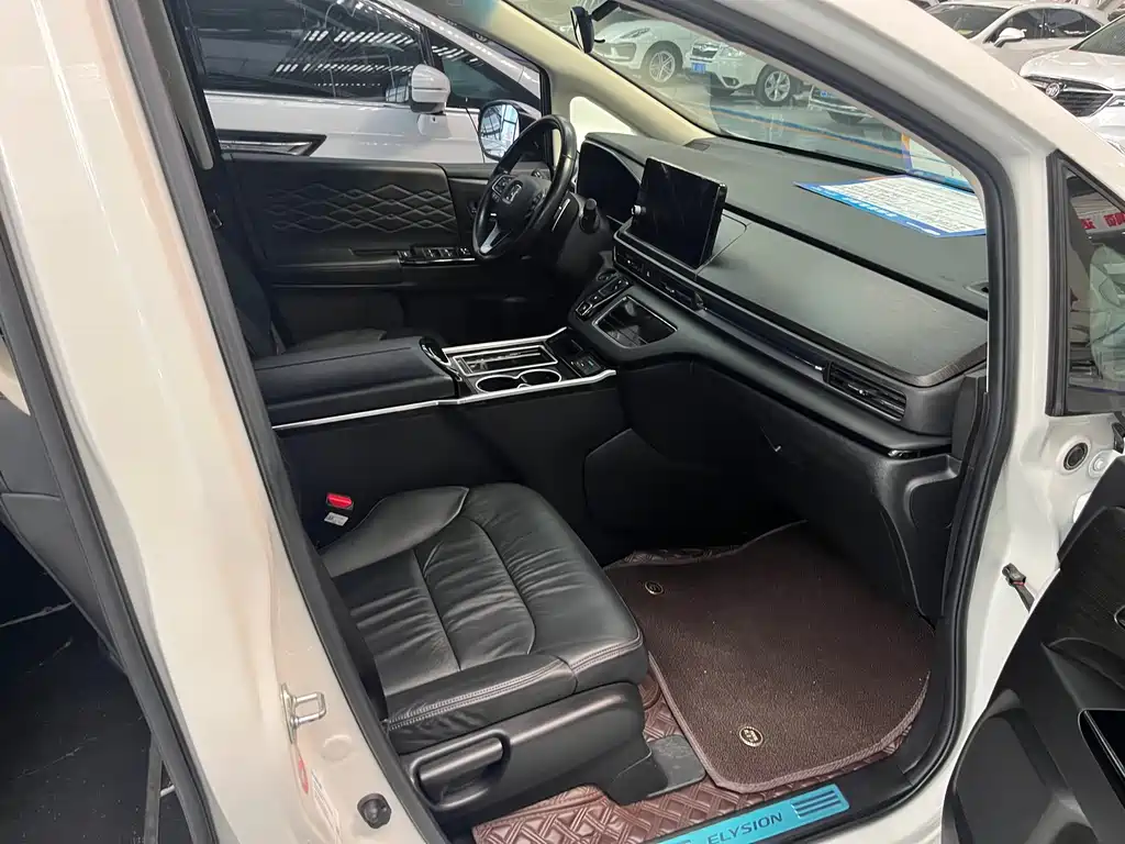 Alison 2022 2.0L e:HEV Deluxe Edition купить на сайте DeffCars