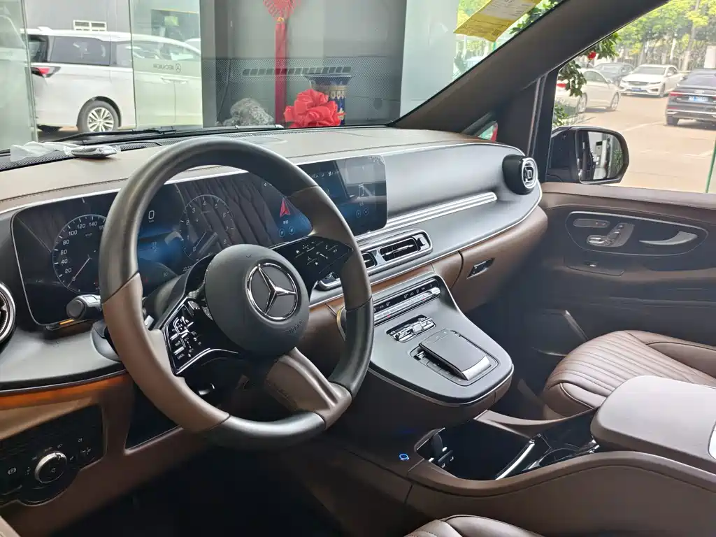 Vito 2024 2.0T Business Edition 7 seats купить на сайте DeffCars