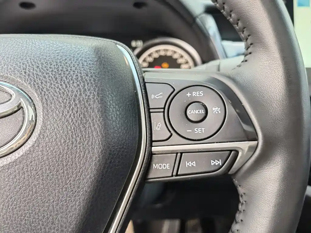 Camry 2021 2.0G Deluxe Edition купить на сайте DeffCars