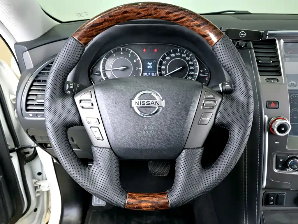 Patrol 2018 4.0L LinkedIn model купить на сайте DeffCars