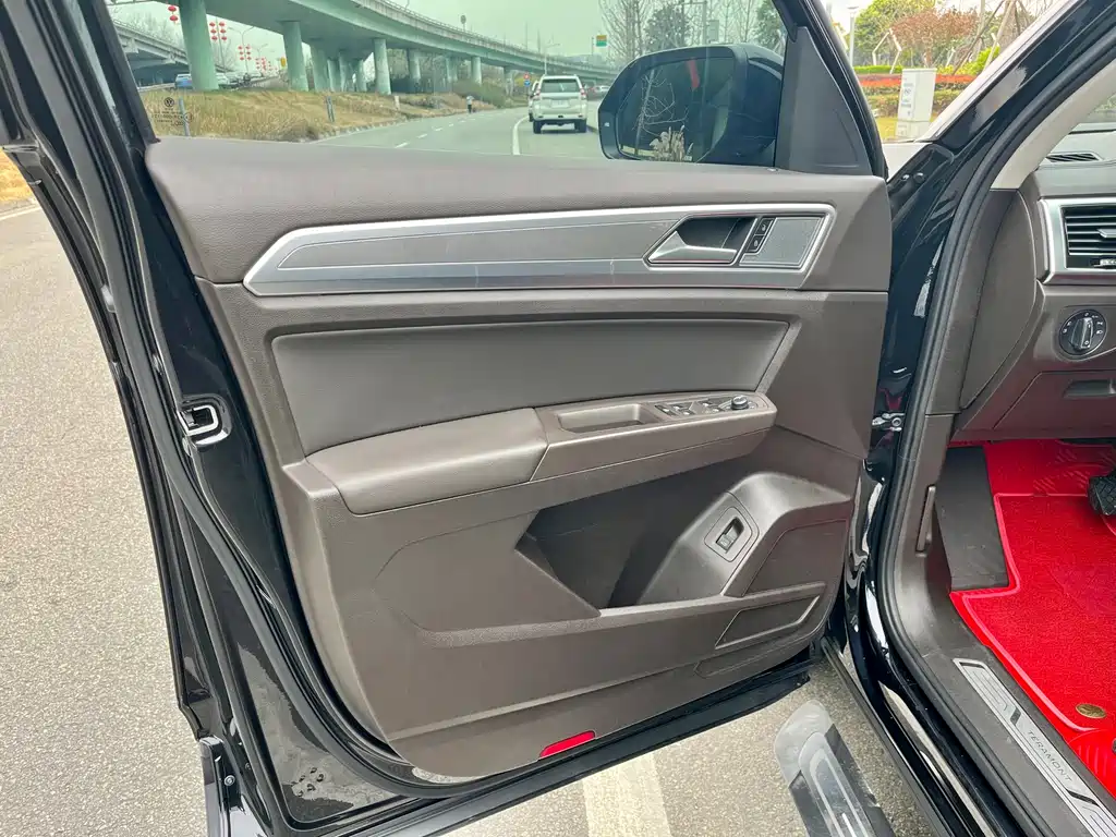 Touron 2020 facelift 380TSI four-wheel drive luxury version купить на сайте DeffCars