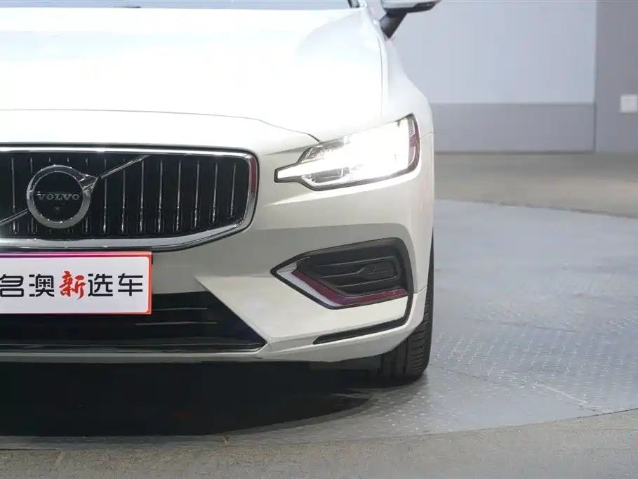 Volvo S60 2022 B4 Zhiyi Luxury Edition купить на сайте DeffCars