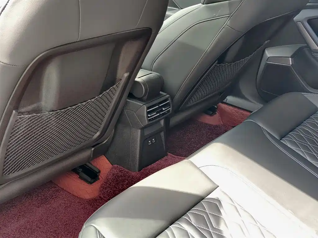 Audi A3 2025 Sportback 35TFSI Flying Spur Exclusive Model купить на сайте DeffCars