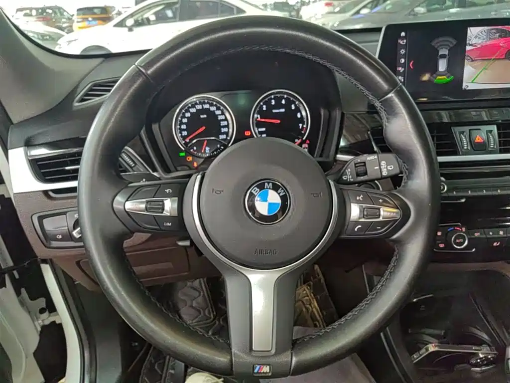 BMW X1 2022 sDrive25Li Leading Model купить на сайте DeffCars