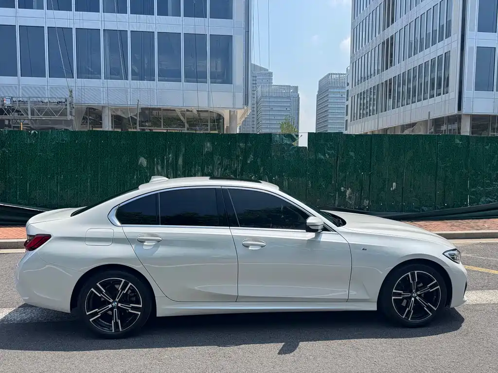 BMW 3 Series 2022 325i M Sports Package купить на сайте DeffCars