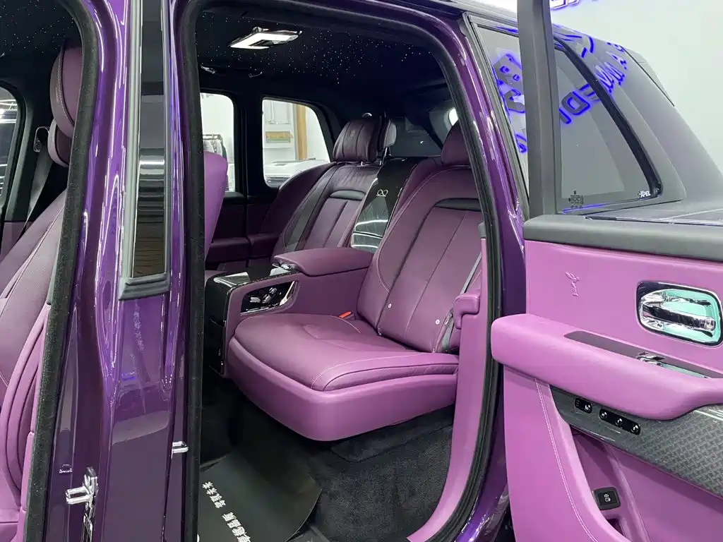 Cullinan 2024 Black Badge купить на сайте DeffCars