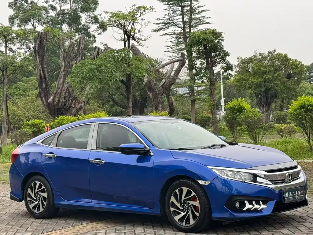 Civic 2016 220TURBO CVT Deluxe Edition купить на сайте DeffCars