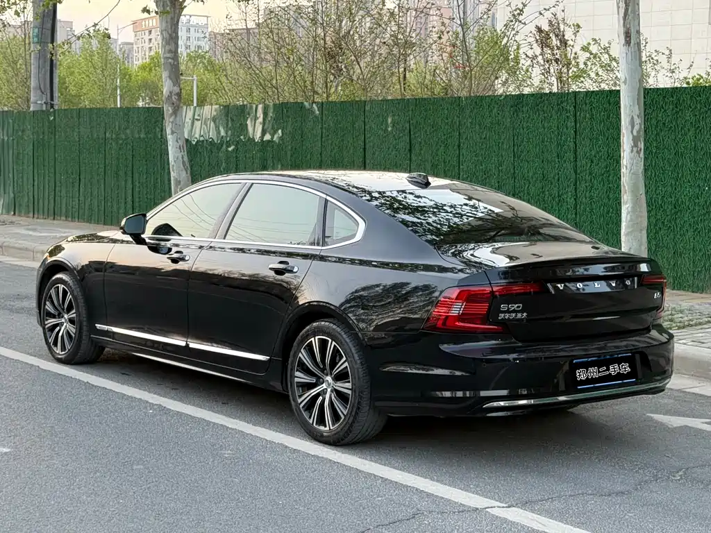 Volvo S90 2021 B5 Zhiyi Luxury Edition купить на сайте DeffCars