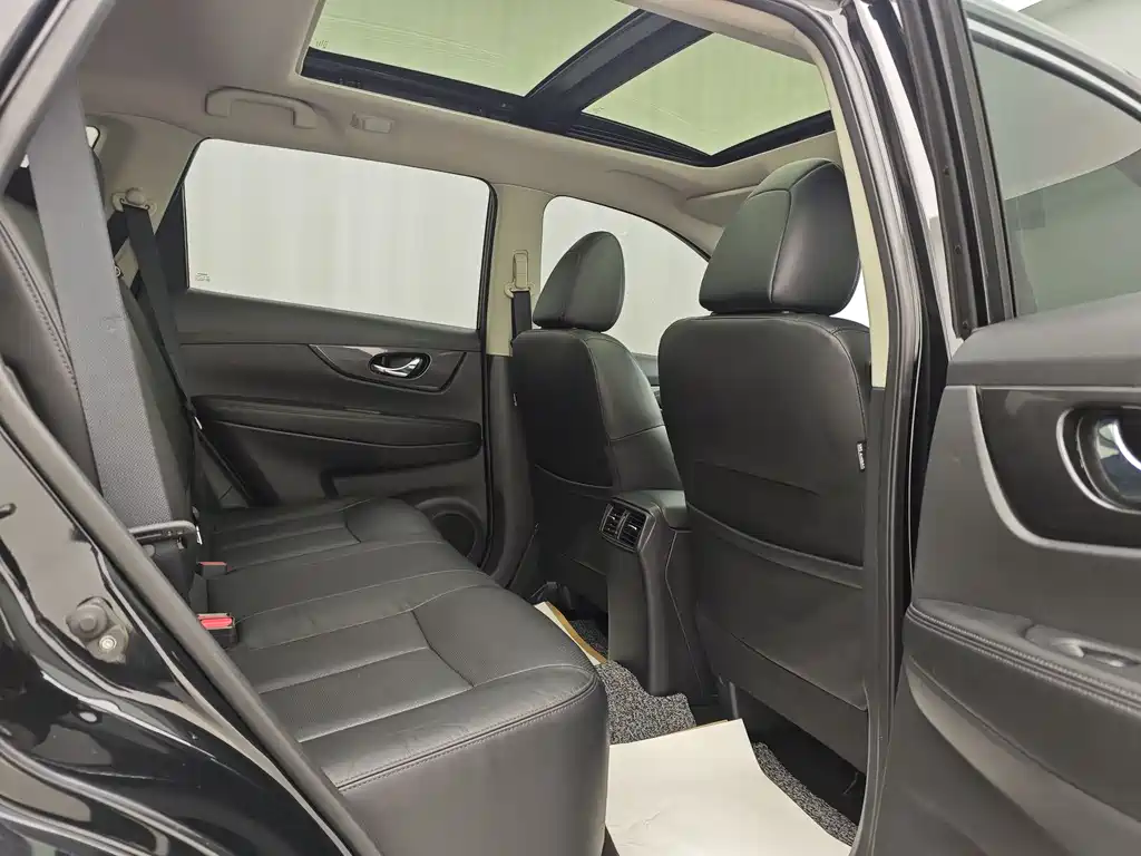 X-Trail 2017 2.0L CVT Comfort Edition 2WD купить на сайте DeffCars