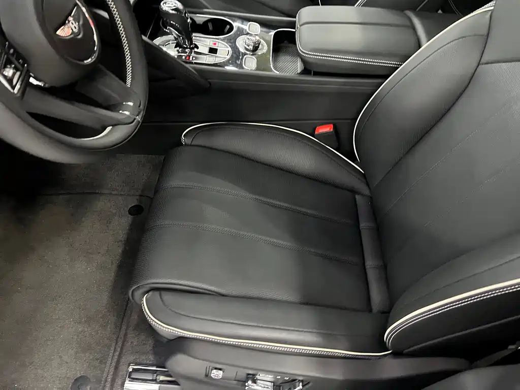 Bentayga 2024 4.0T V8 купить на сайте DeffCars