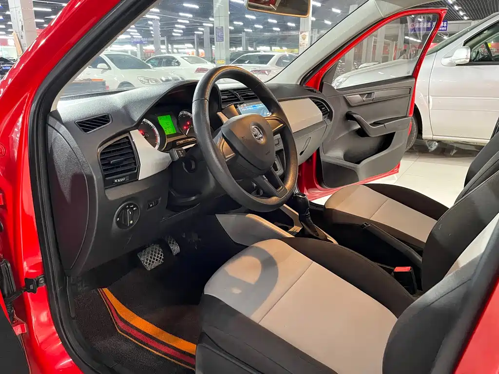 Fabia 2017 1.4L automatic car version купить на сайте DeffCars