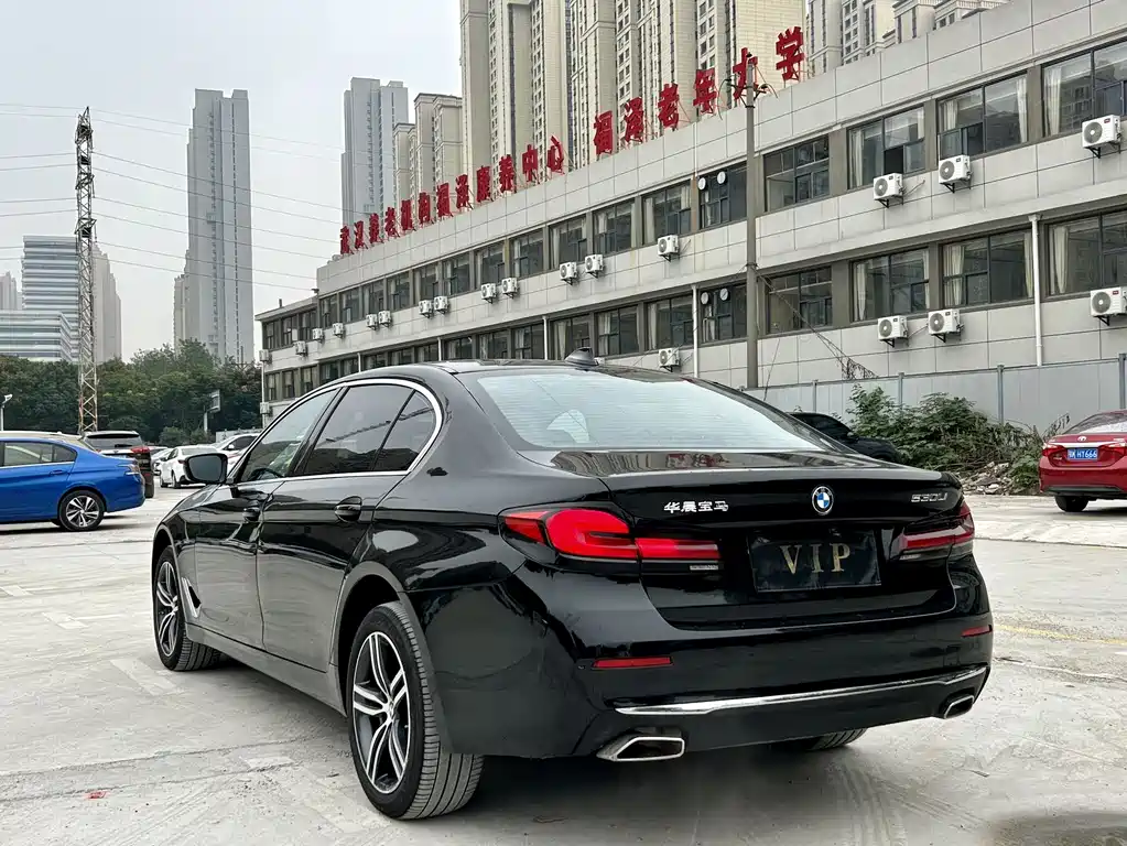 BMW 5 Series 2023 530Li Leading Luxury Package купить на сайте DeffCars