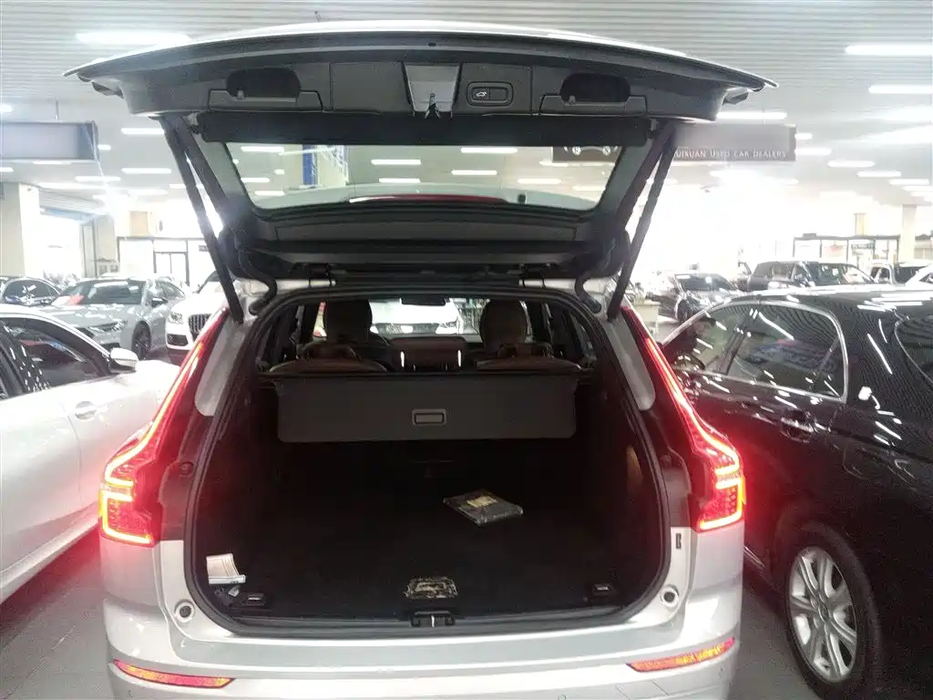 Volvo XC60 2024 B5 four-wheel drive Zhiyi Luxury Edition купить на сайте DeffCars