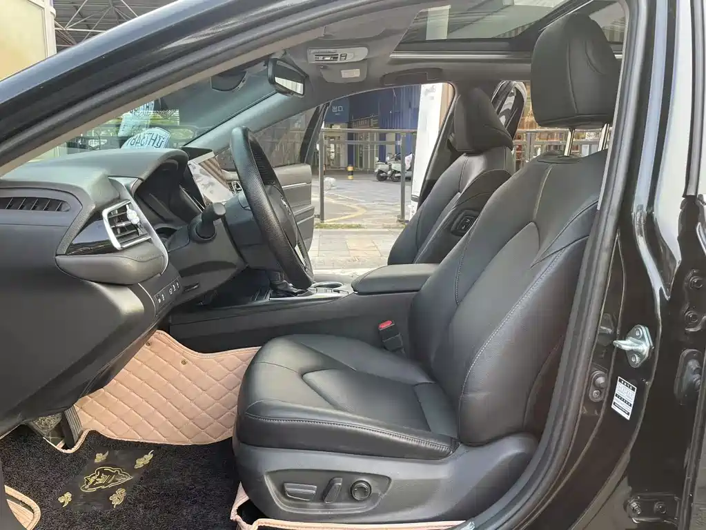 Camry 2023 2.5G Deluxe Edition купить на сайте DeffCars