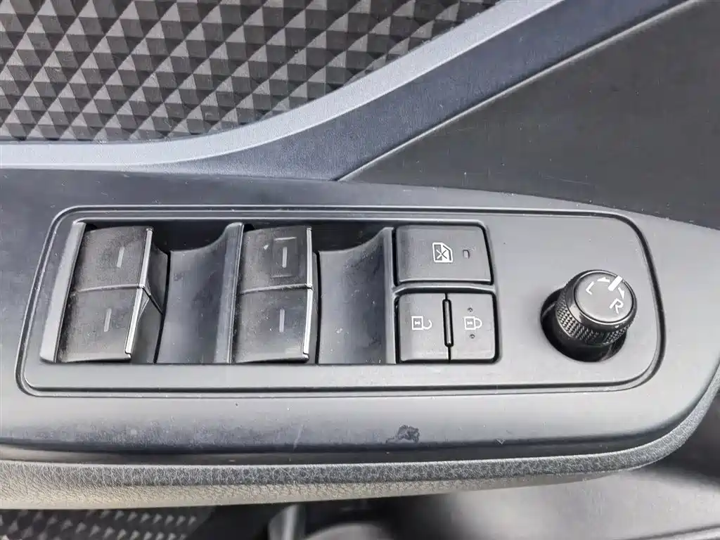 Yize IZOA 2021 2.0L Yixiang Edition купить на сайте DeffCars