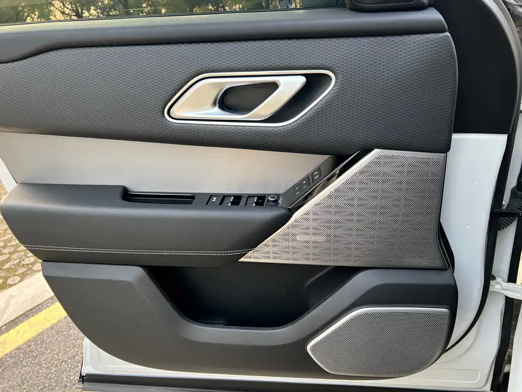 Range Rover Velar 2020 P380 R-DYNAMIC SE купить на сайте DeffCars