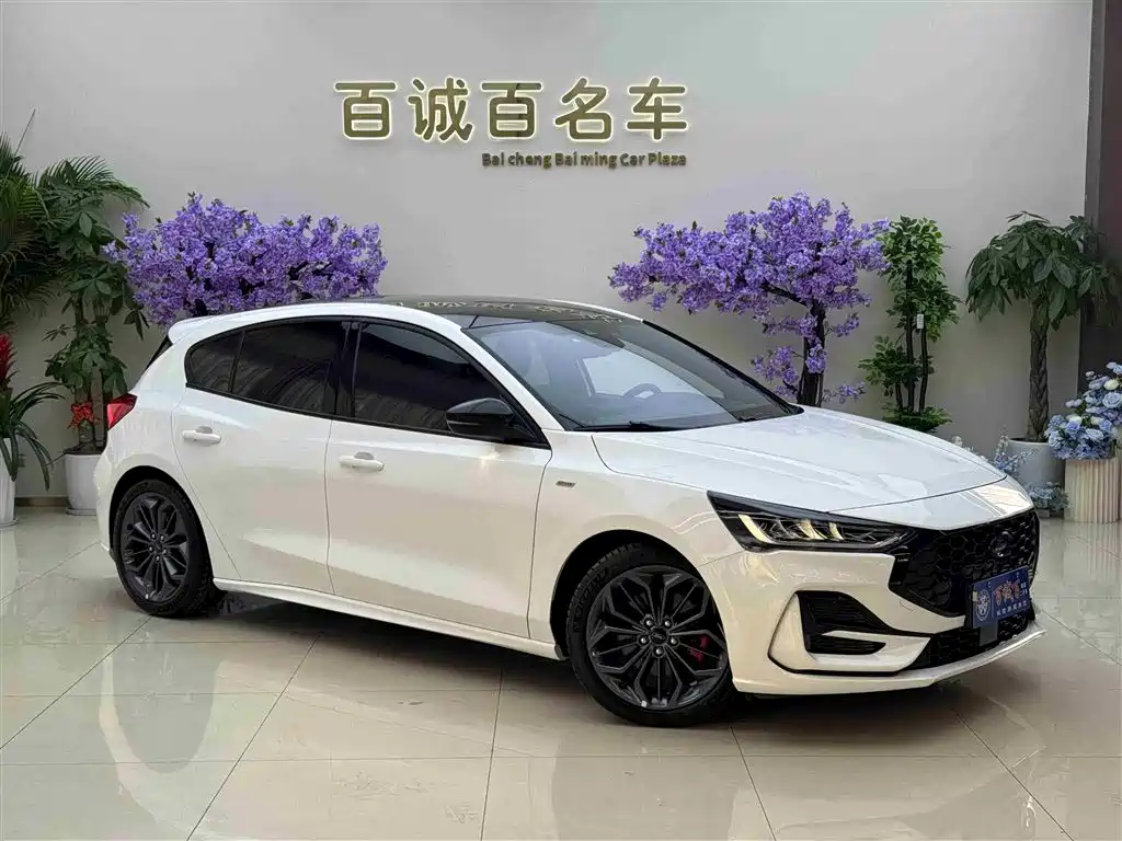 Focus 2022 Hatchback EcoBoost 180 Automatic ST Line купить на сайте DeffCars