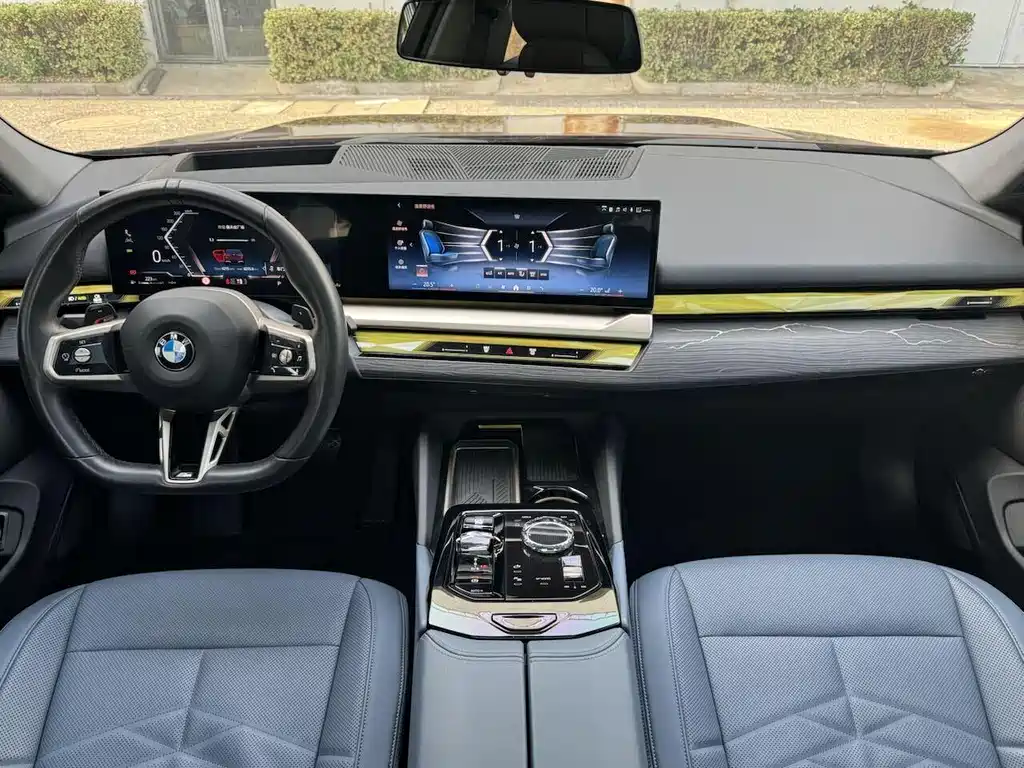 BMW 5 Series 2024 530Li Exclusive M Sports Package купить на сайте DeffCars