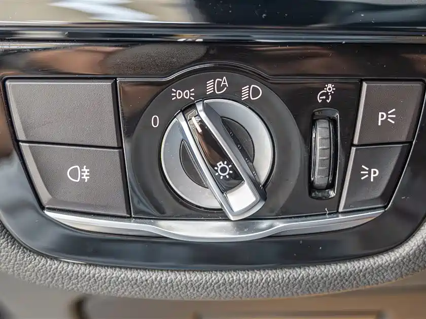 BMW 5 Series 2023 530Li Leading M Sports Package купить на сайте DeffCars