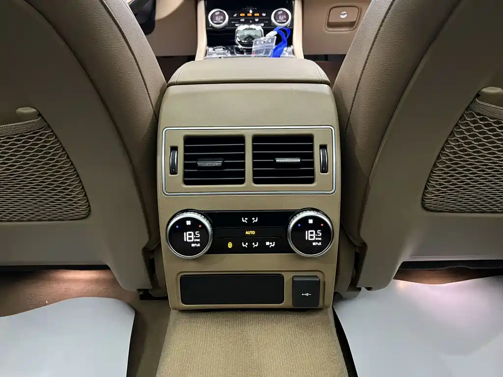 Jaguar XFL 2022 XFL 2.0T P250 two-wheel drive exclusive luxury version купить на сайте DeffCars