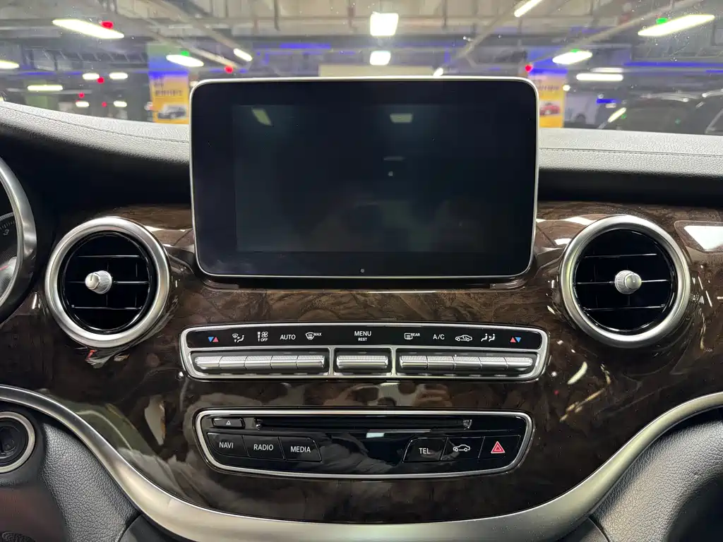 Mercedes-Benz V-Class 2017 V 260 L Premium Extended Edition купить на сайте DeffCars