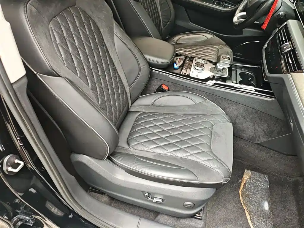 Hongqi HS5 2019 2.0T Zhilian Flagship Edition купить на сайте DeffCars