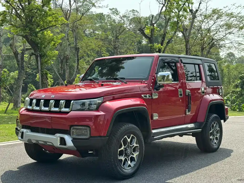 Beijing Off-Road BJ40 2019 PLUS 2.3T automatic four-wheel drive flagship version National VI купить на сайте DeffCars