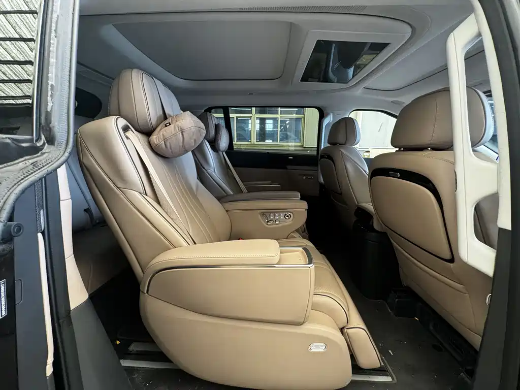 Xpeng X9 2025 pure electric 740 long battery life Max купить на сайте DeffCars