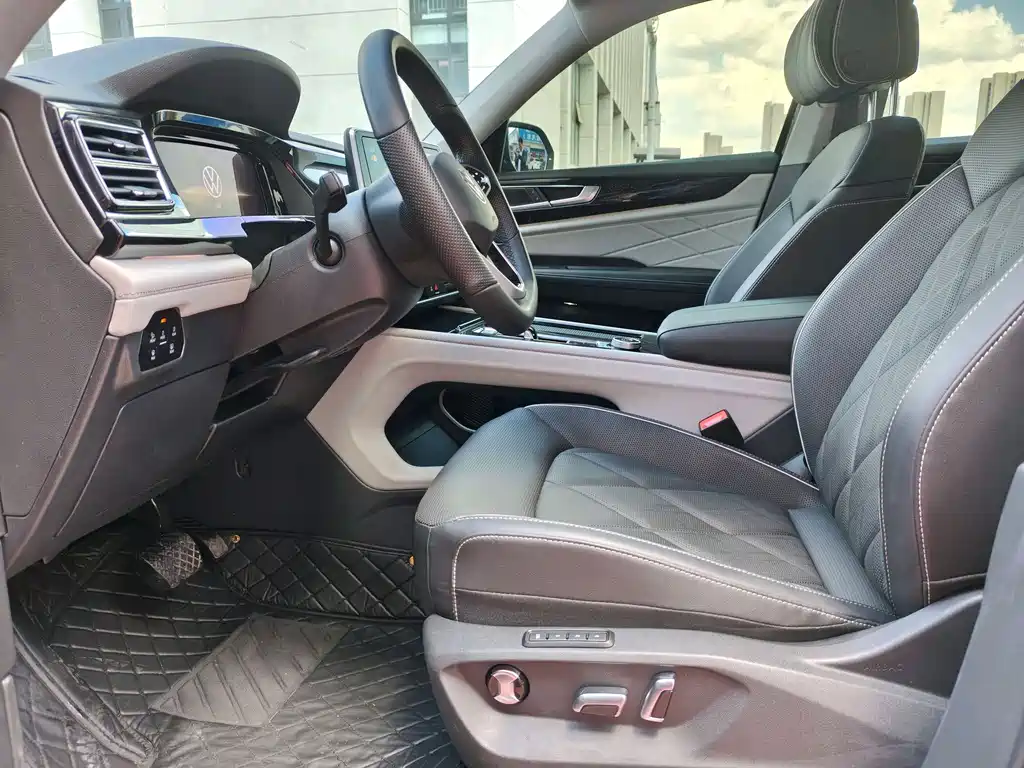 Touron 2024 380TSI four-wheel drive luxury version купить на сайте DeffCars