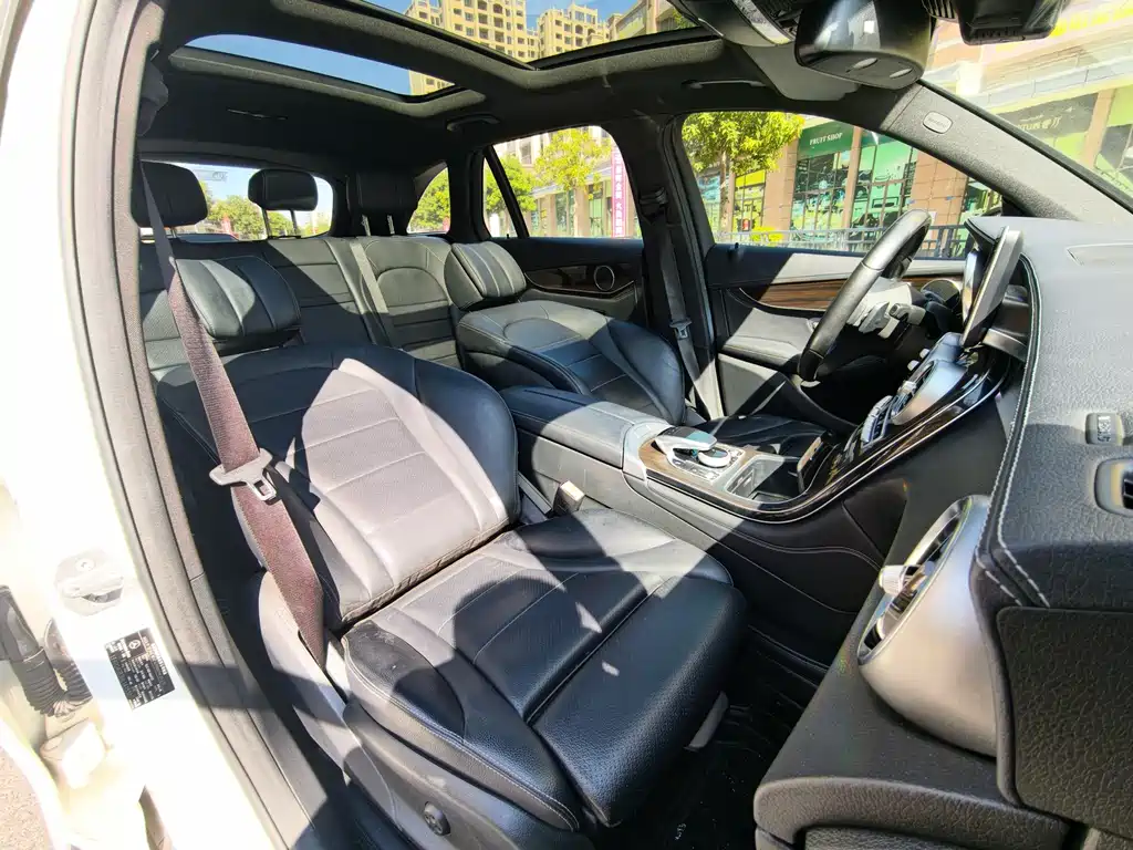 Mercedes-Benz GLC 2017 GLC 260 4MATIC luxury model купить на сайте DeffCars