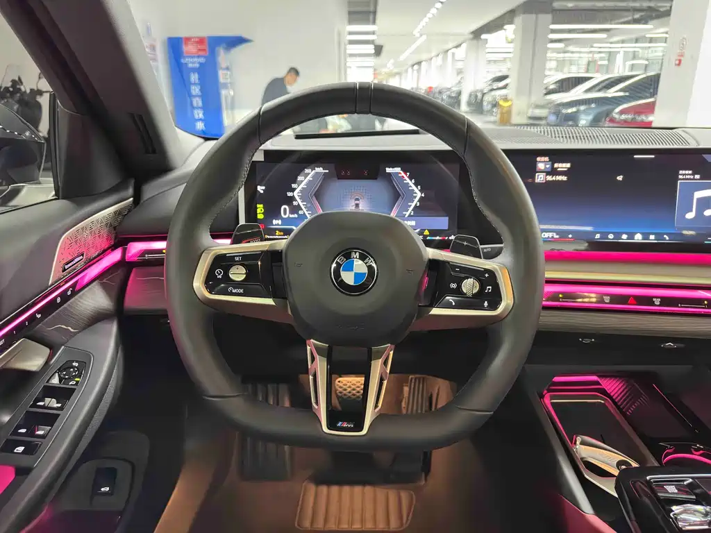 BMW 5 Series 2025 530Li Exclusive M Sports Package купить на сайте DeffCars